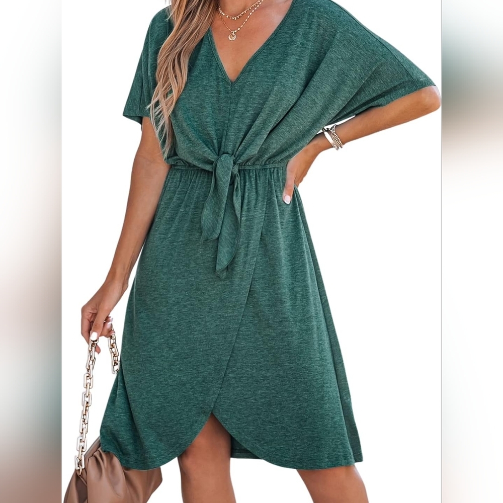 NWT ✨ Cupshe Green Dress
